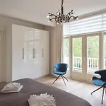 Harry With Private Parking בית נופש זנדוורט