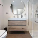 Harry With Private Parking בית נופש *