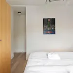 Harry With Private Parking *