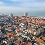 Harry With Private Parking בית נופש