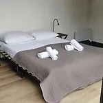 Harry With Private Parking זנדוורט