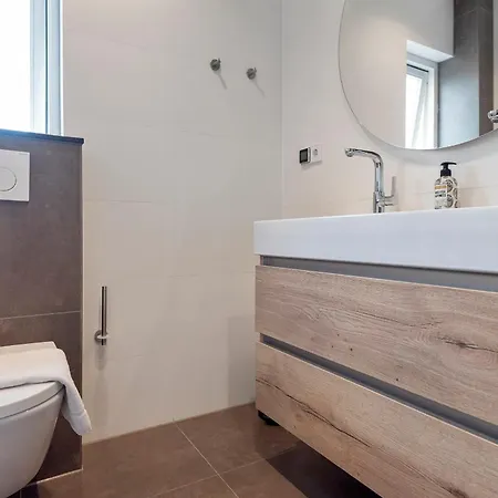 度假居 Harry With Private Parking 赞德沃特