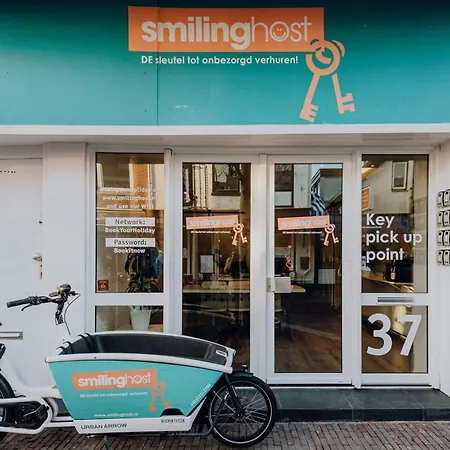 Dom wakacyjny Harry With Private Parking