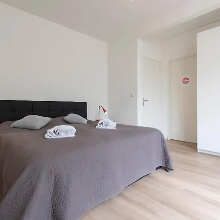 Harry With Private Parking Casa vacanze *